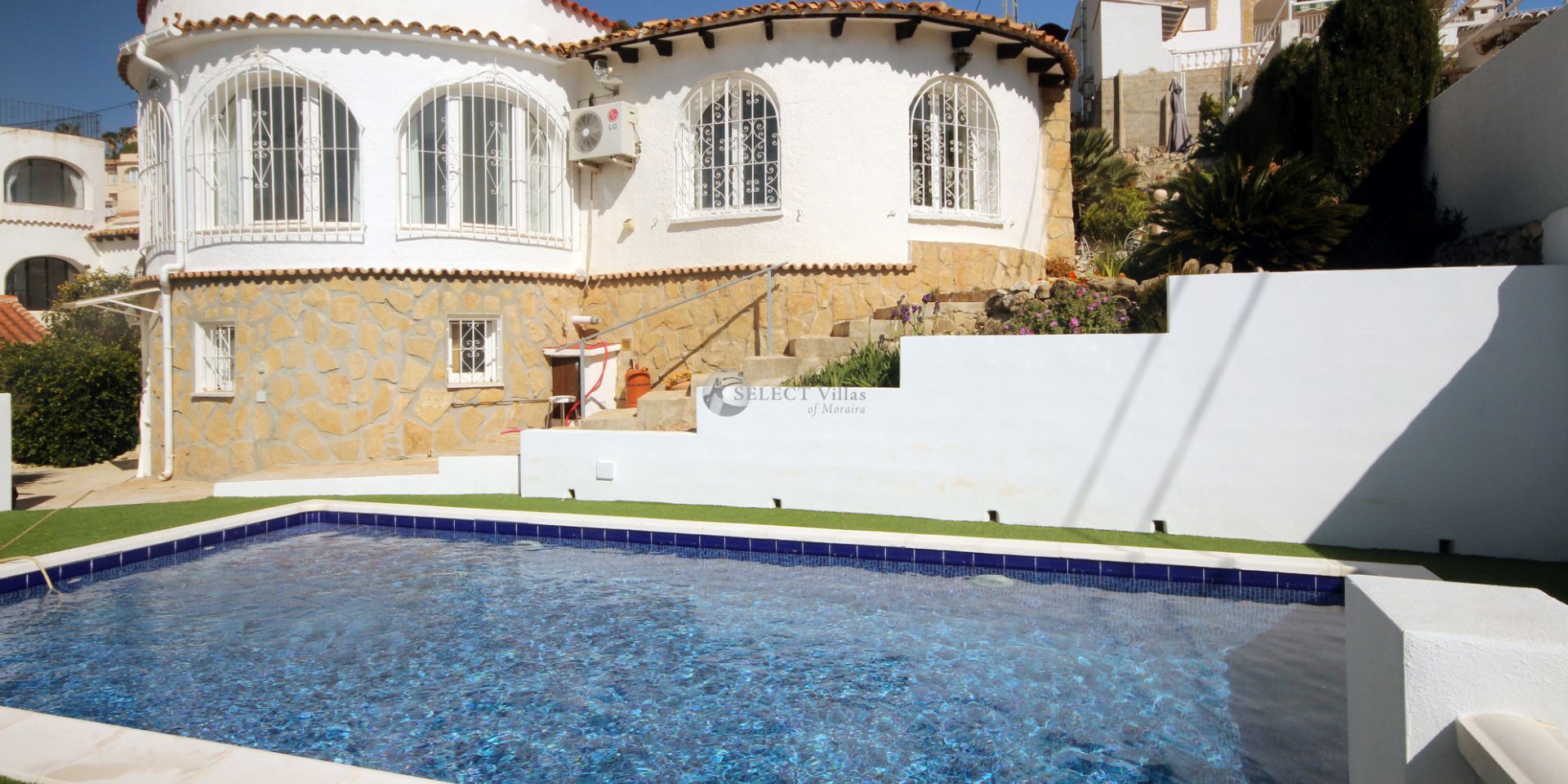 Mooie villa met uitzicht op zee te koop in Benissa Costa