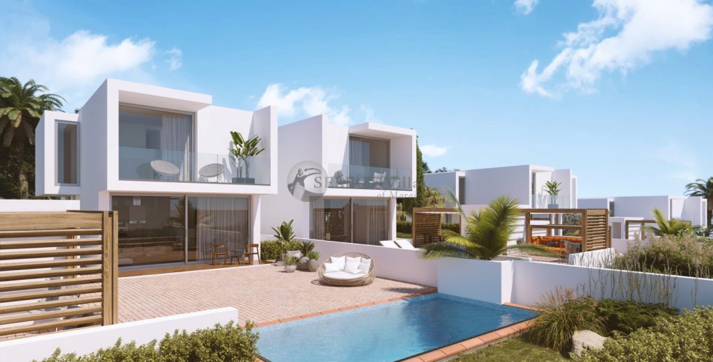 Discover the pleasure of living in these amazing luxury villas in El Portet, Moraira... Now for sale!