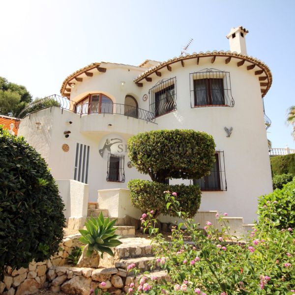 Create the happiest family memories in this charming villa for sale in Arnella Moraira