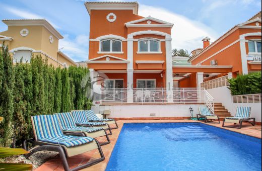 Linked villa for sale in calpe